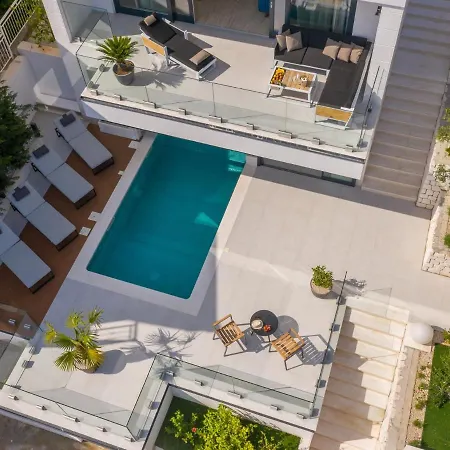 Vila Luxury Blue Moon With Pool Podaca