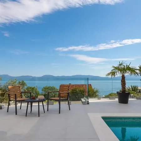 Luxury Blue Moon With Pool Vila *