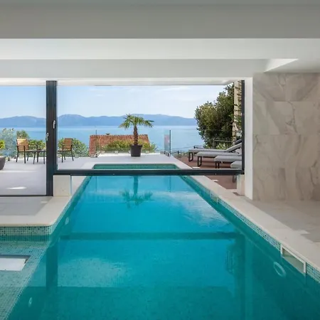 Luxury Blue Moon With Pool