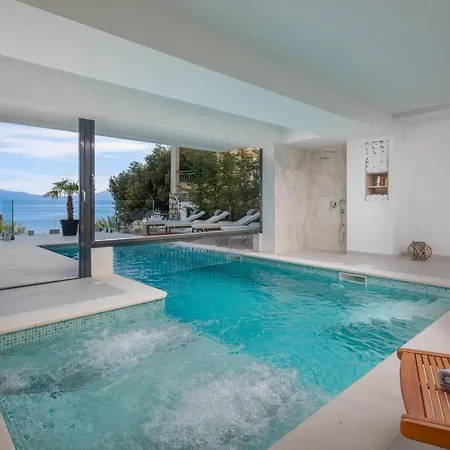 Luxury Blue Moon With Pool Vila *