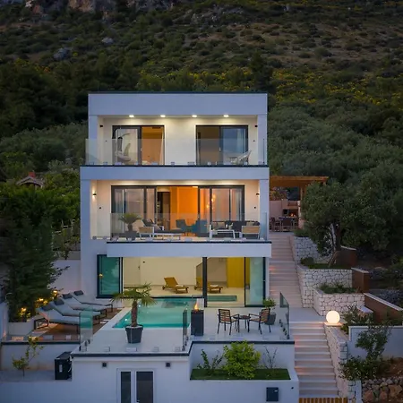 Vila Luxury Blue Moon With Pool Podaca