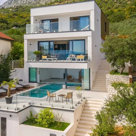 Vila Luxury Blue Moon With Pool Podaca
