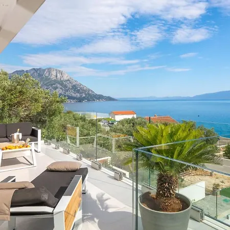 Vila Luxury Blue Moon With Pool
