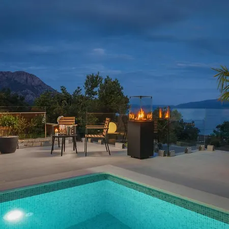 Luxury Blue Moon With Pool Vila